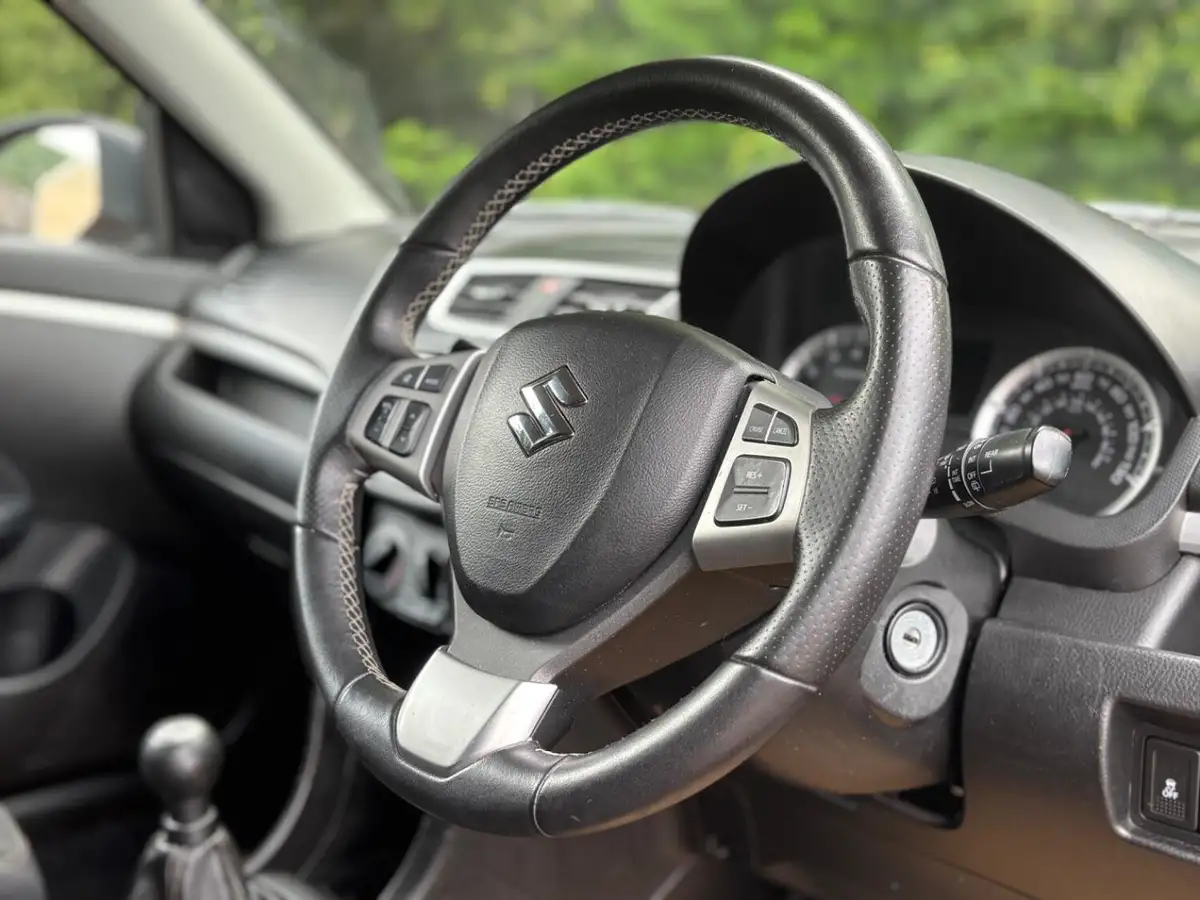 2016-suzuki-swift-12-sz-l-5d-big-23