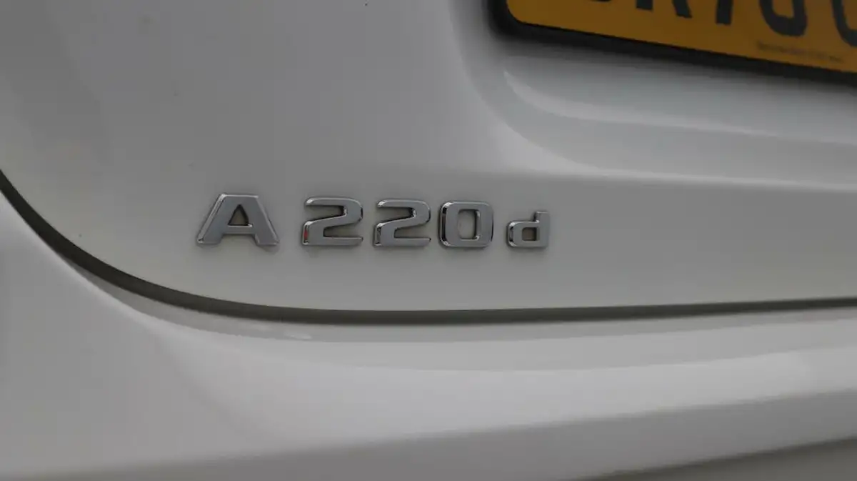 2020-mercedes-benz-a-class-20d-a220d-amg-line-hatchback-5d-big-20