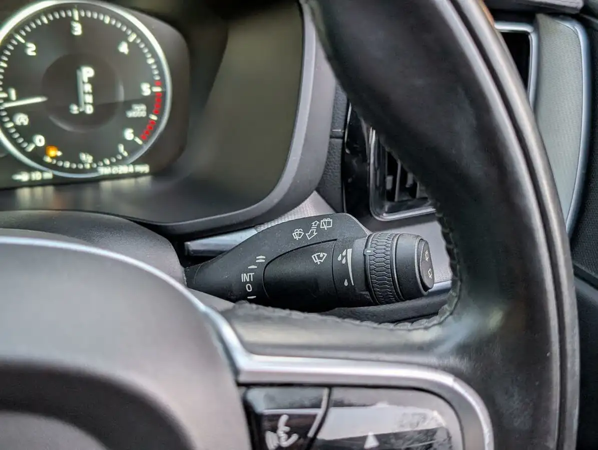 2017-volvo-xc60-20td-d5-inscription-pro-powerpulse-big-47