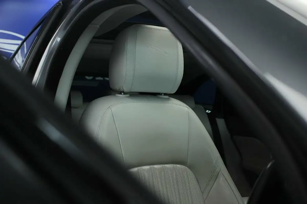 2016-jaguar-f-pace-20-i4d-portfolio-awd-auto-big-4
