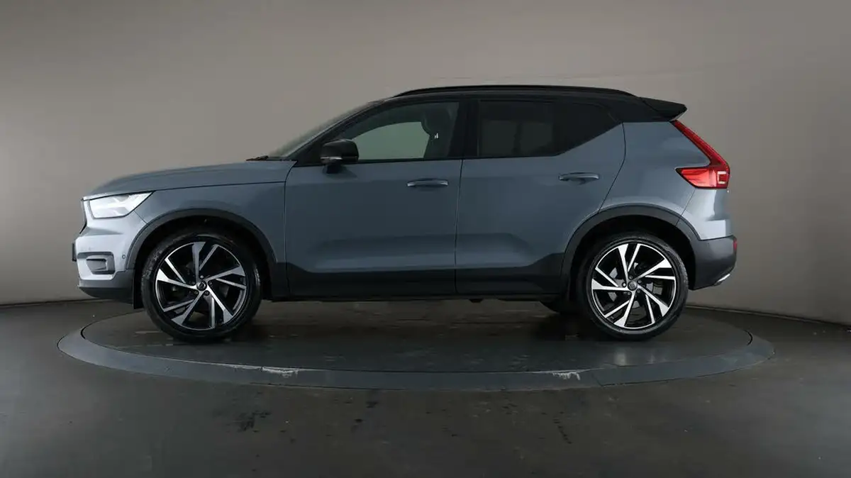 2019-volvo-xc40-20-t5-r-design-big-36