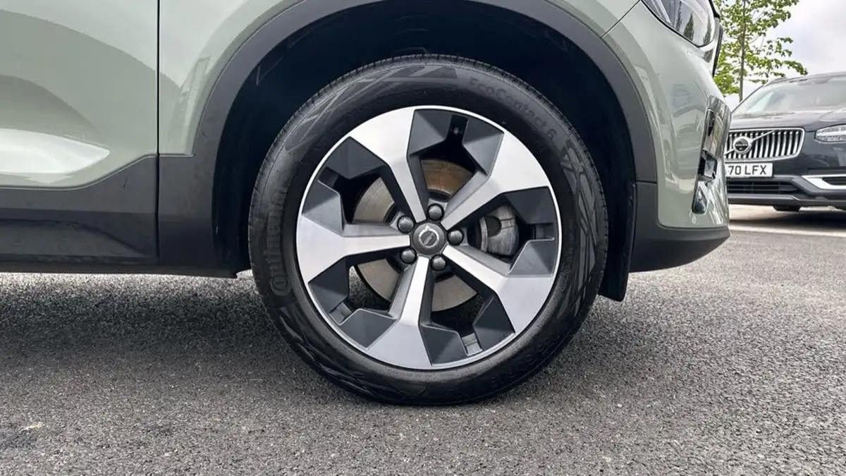 2024-volvo-xc40-20-b3-plus-big-8