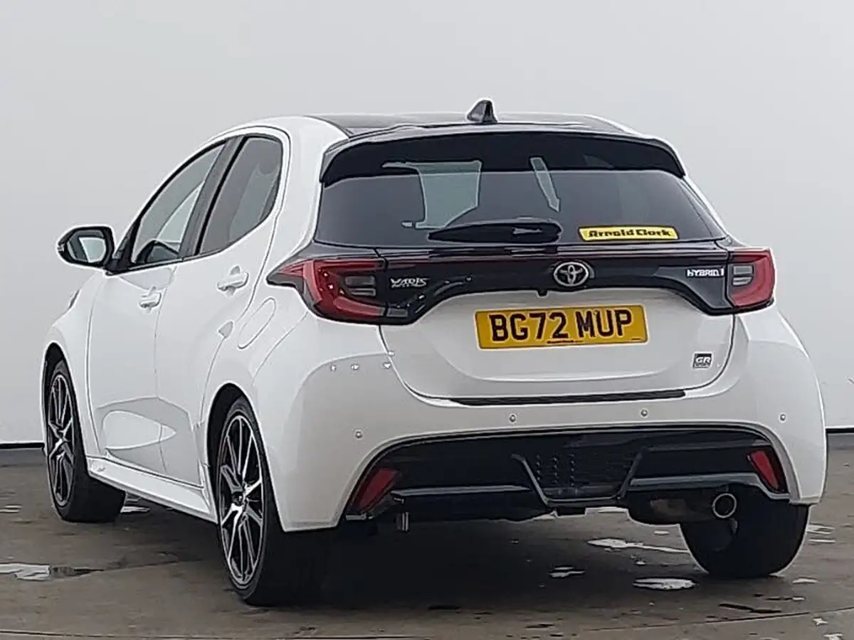 2022-toyota-yaris-15-vvt-i-gr-sport-big-1