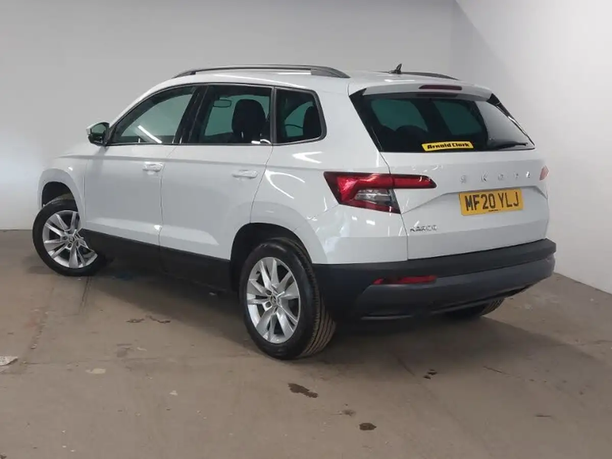 2020-skoda-karoq-15-tsi-se-technology-big-1