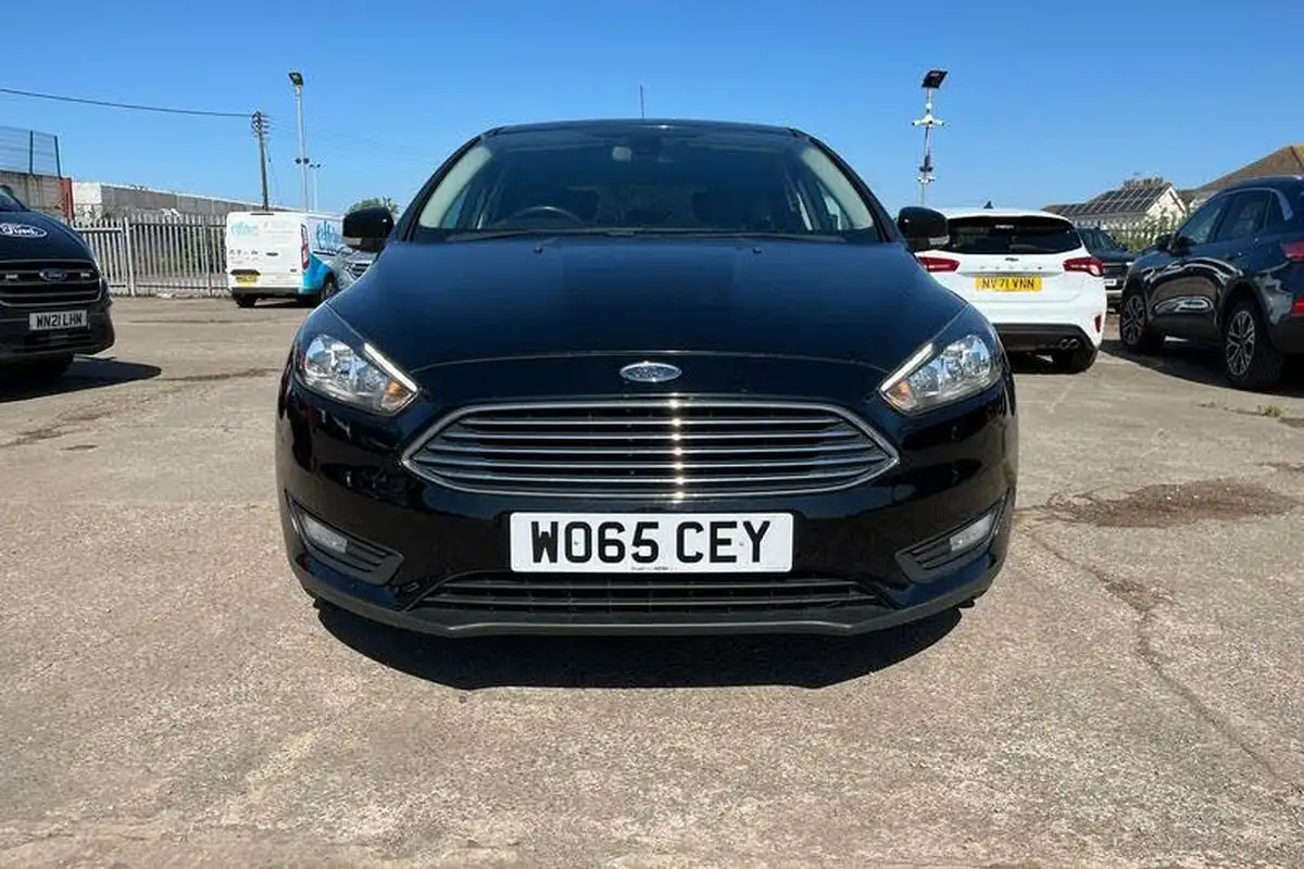 2016-ford-focus-15tdci-zetec-120ps-hatchback-big-35