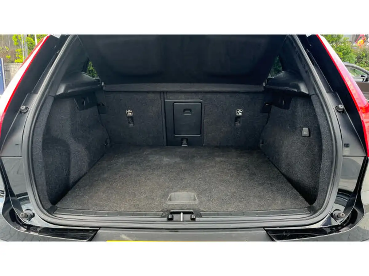 2020-volvo-xc40-20-b4-r-design-pro-big-16