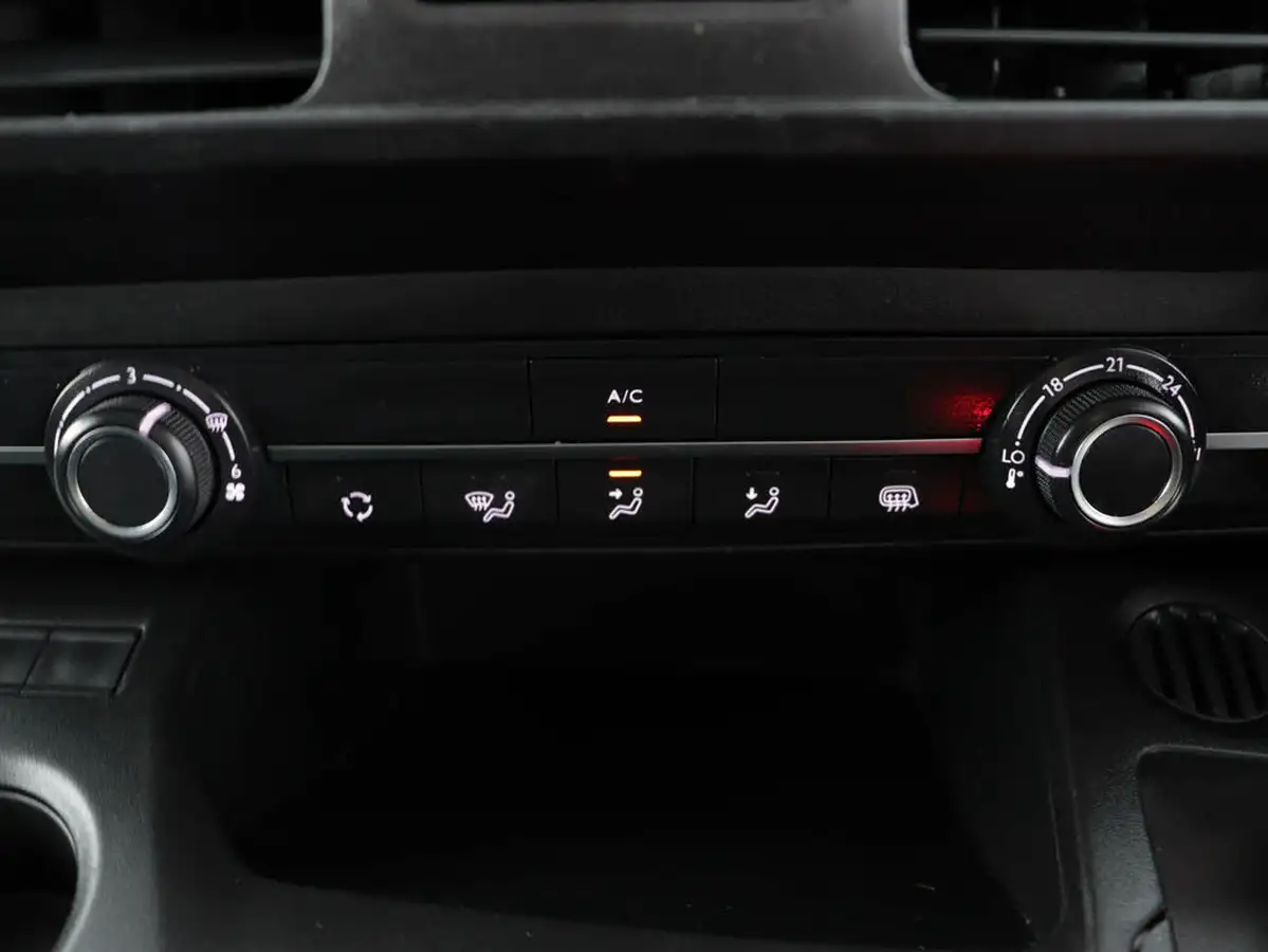 2021-vauxhall-combo-15cdti-griffin-2000-big-23