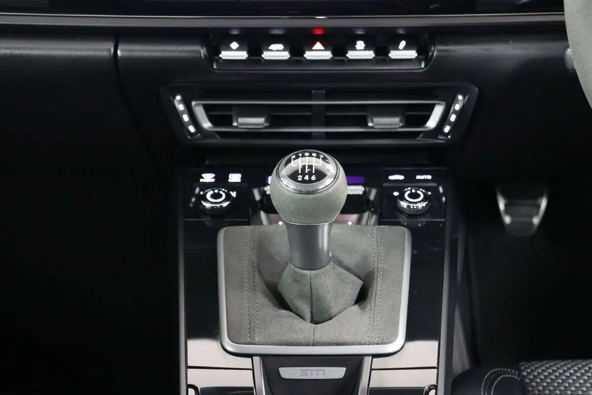 2024-porsche-911-30-carrera-t-385ps-coupe-big-47