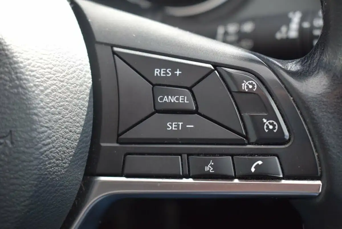 2020-nissan-qashqai-13-dig-t-n-motion-160ps-auto-big-18