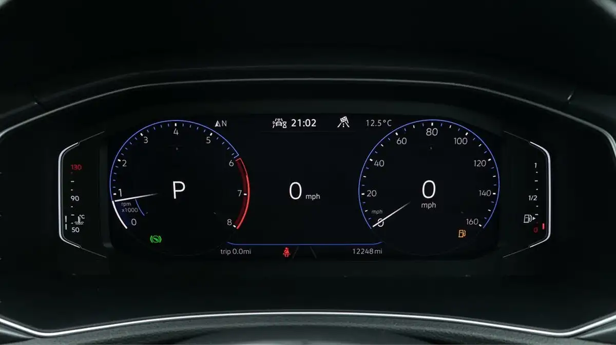 2021-volkswagen-t-roc-20-tsi-sel-big-10
