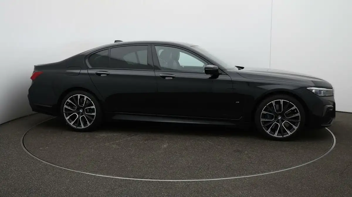 2019-bmw-7-series-30-745e-m-sport-big-47