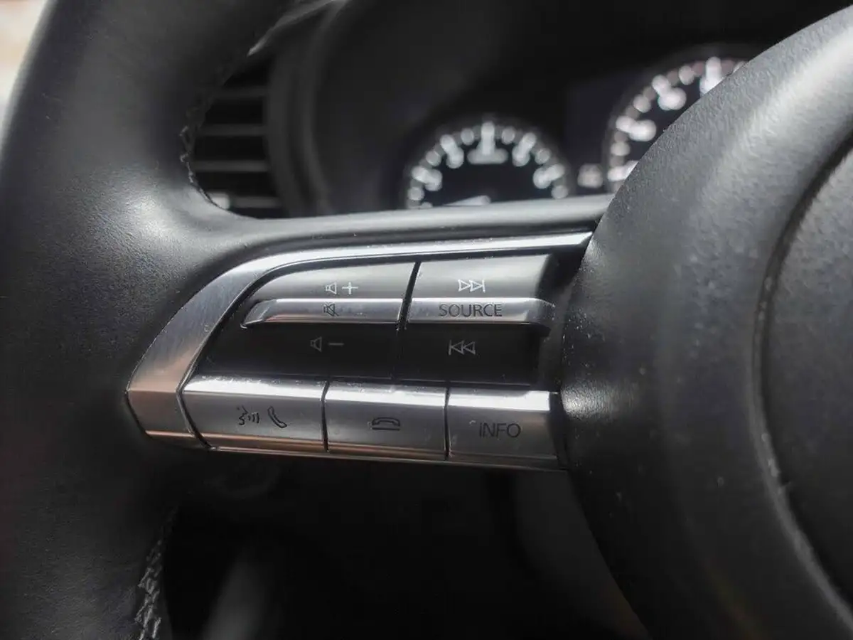 2022-mazda-mazda3-20-se-l-lux-122ps-hatchback-5d-auto-big-20