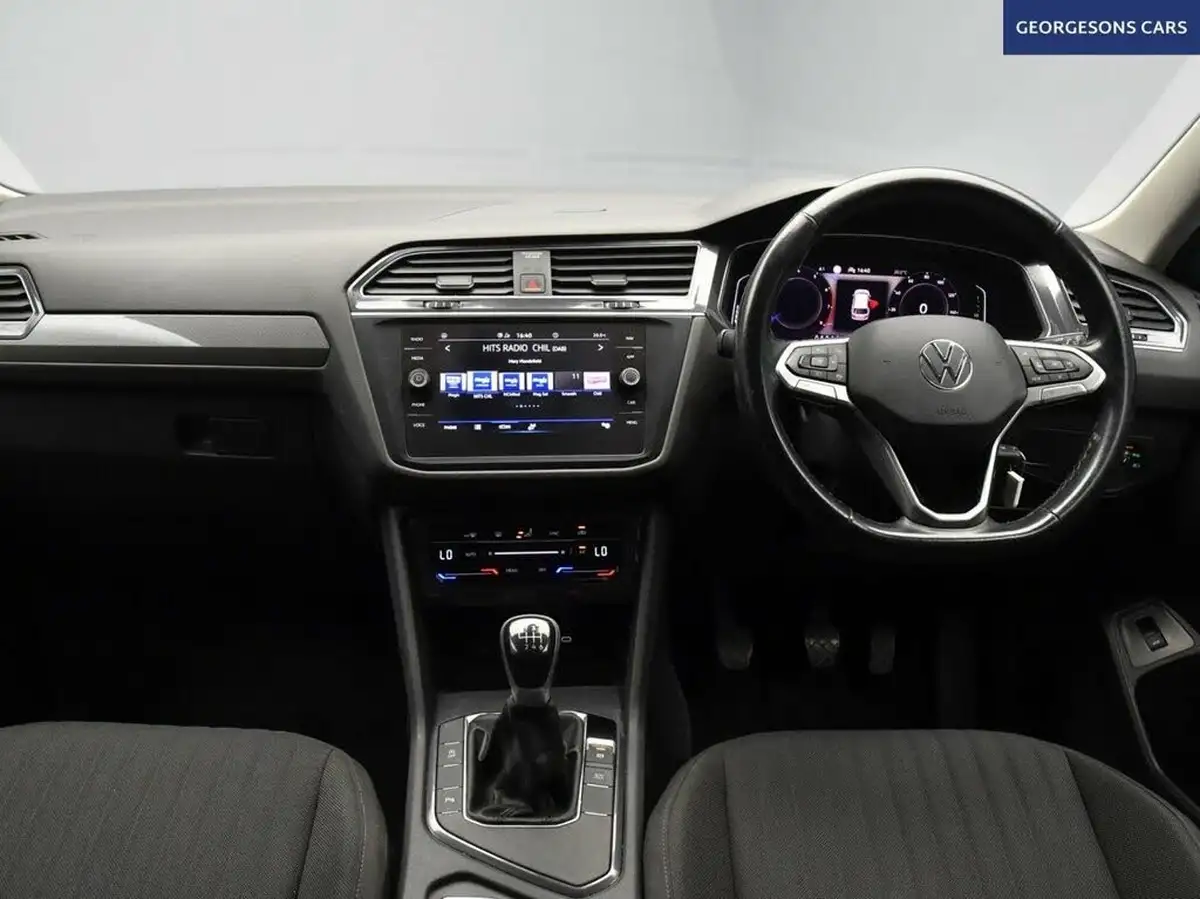 2022-volkswagen-tiguan-allspace-15-tsi-life-big-11