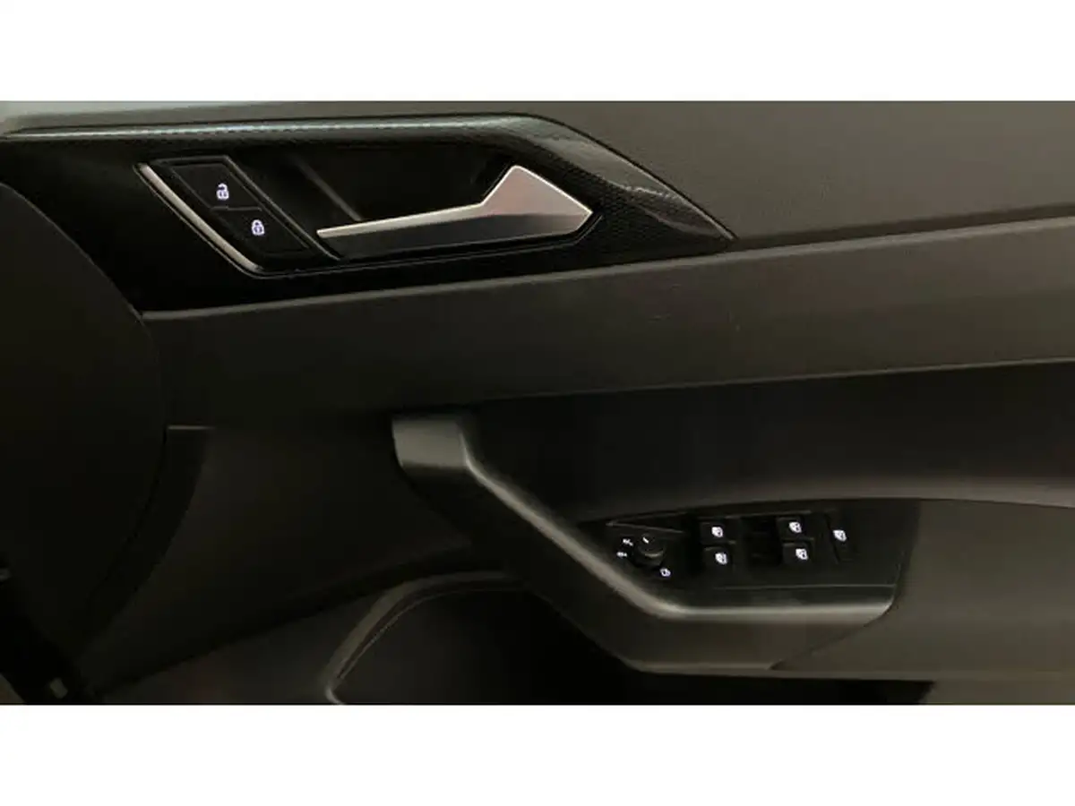 2022-volkswagen-polo-10-tsi-life-big-18