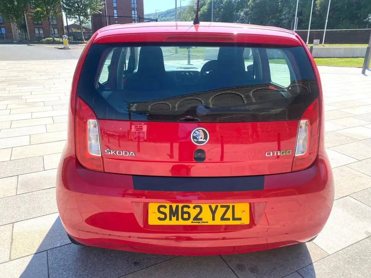 2013-skoda-citigo-10-elegance-59bhp-5d-big-10
