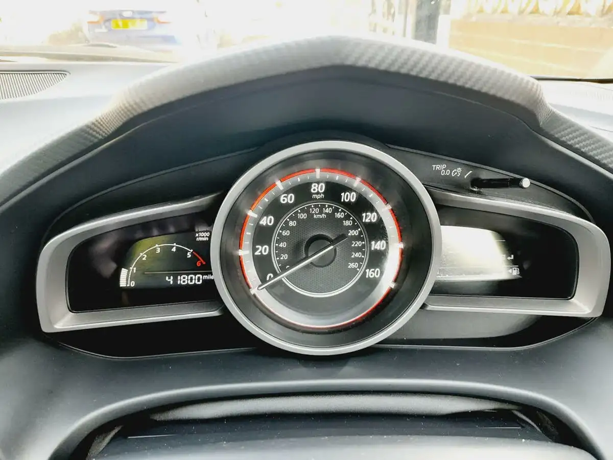 2016-mazda-mazda3-15td-se-l-nav-fastback-4d-big-21