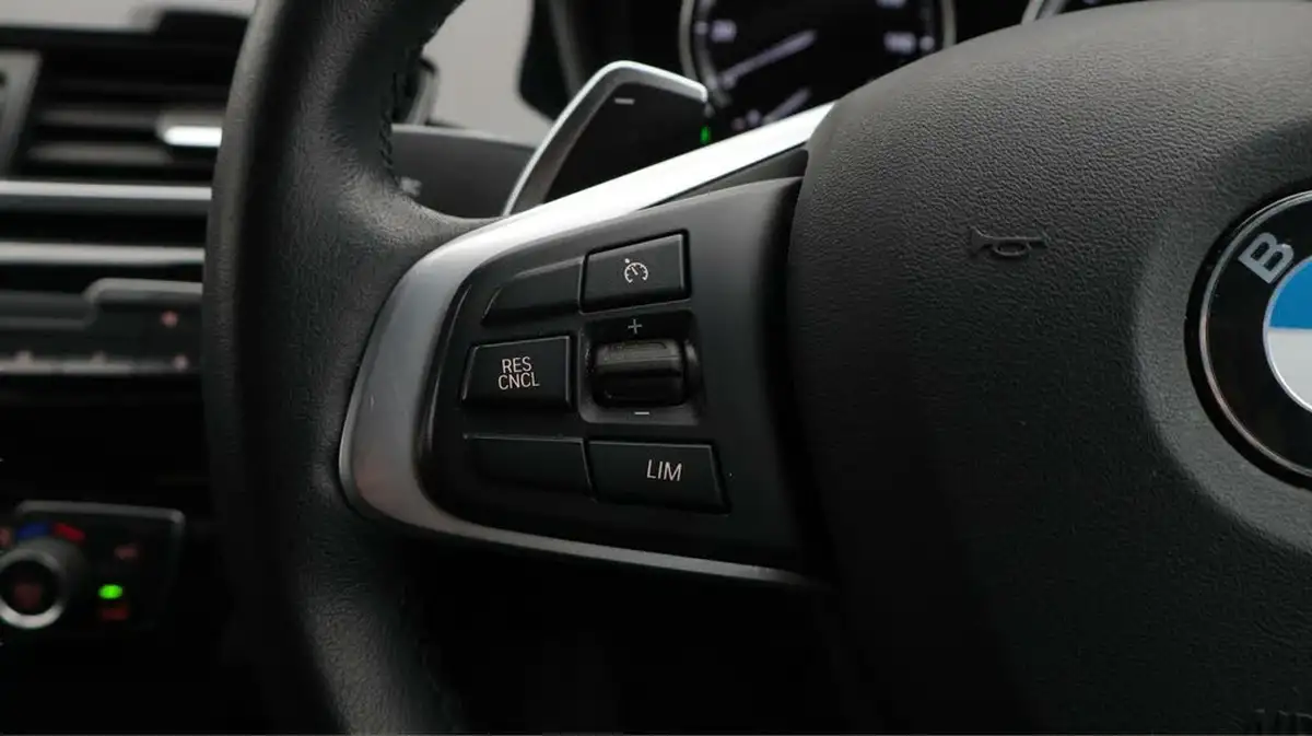 2021-bmw-x2-20-sdrive20i-sport-big-23