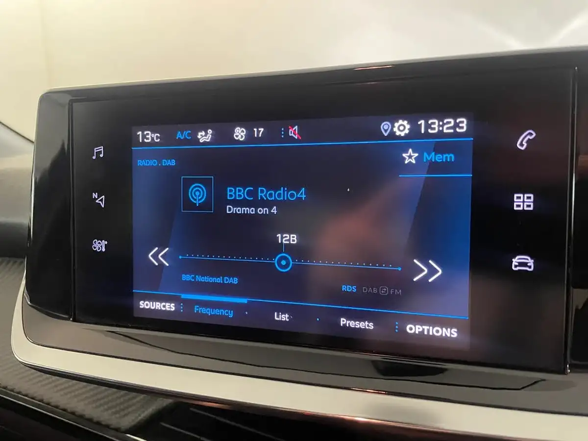 2021-peugeot-208-12-puretech-allure-100bhp-big-22