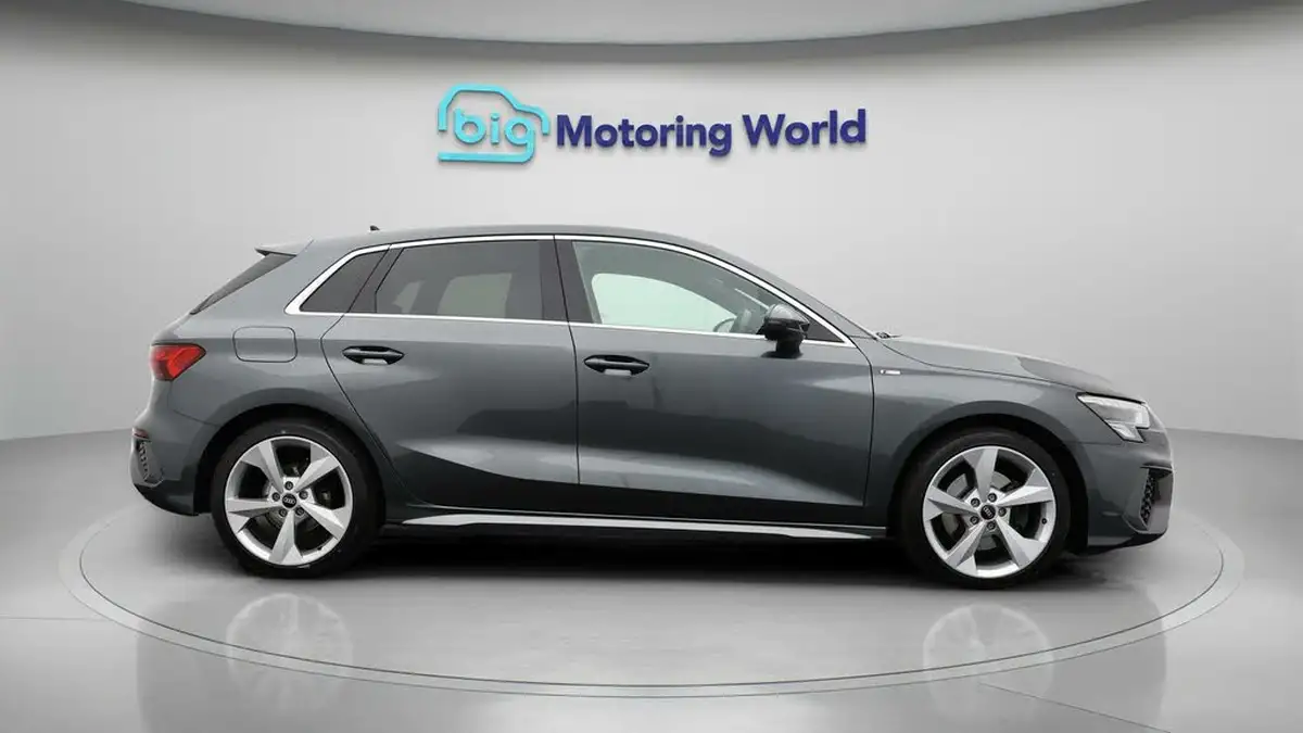 2021-audi-a3-10-30-tfsi-s-line-sportback-5d-big-7