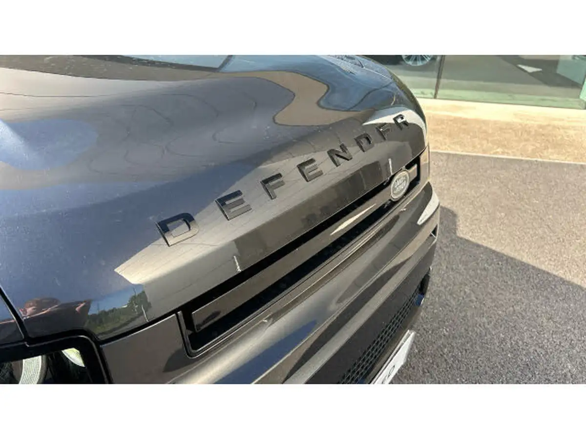 2025-land-rover-90-defender-50-p525-v8-5000cc-big-20