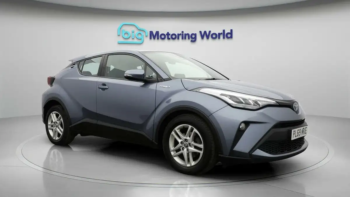 2020-toyota-c-hr-18-vvt-i-icon-parking-pack-big-0