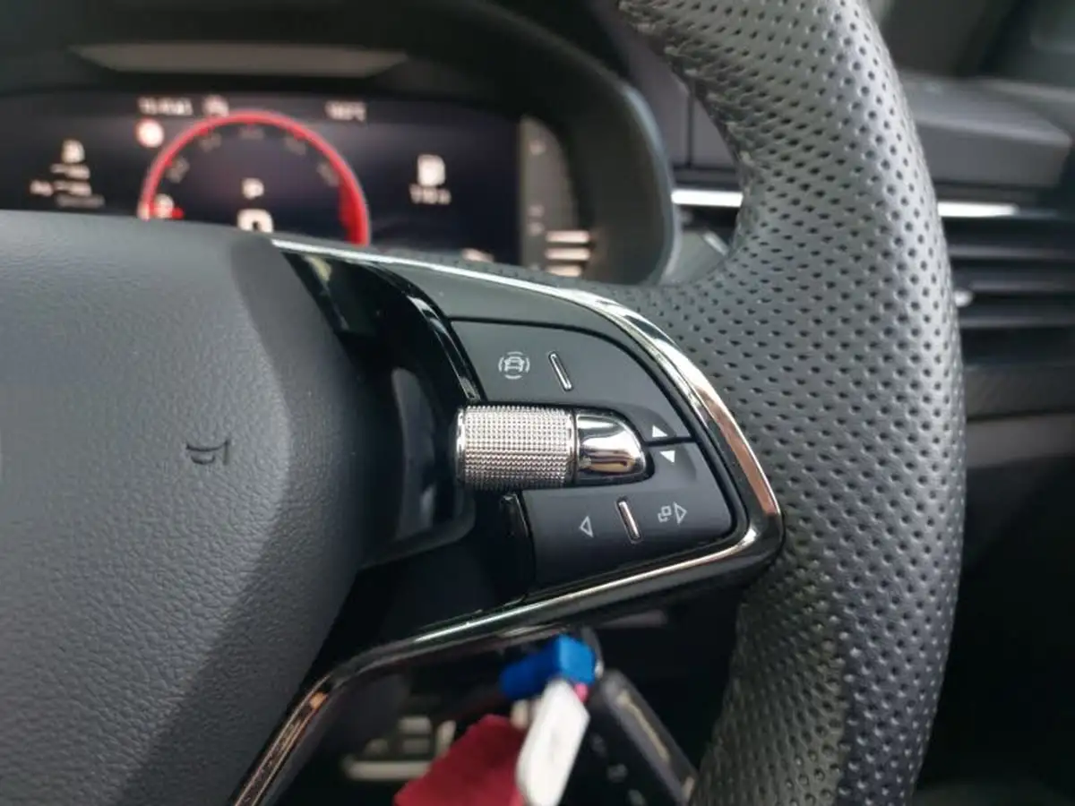 2024-skoda-kamiq-10-tsi-monte-carlo-110ps-dsg-big-17