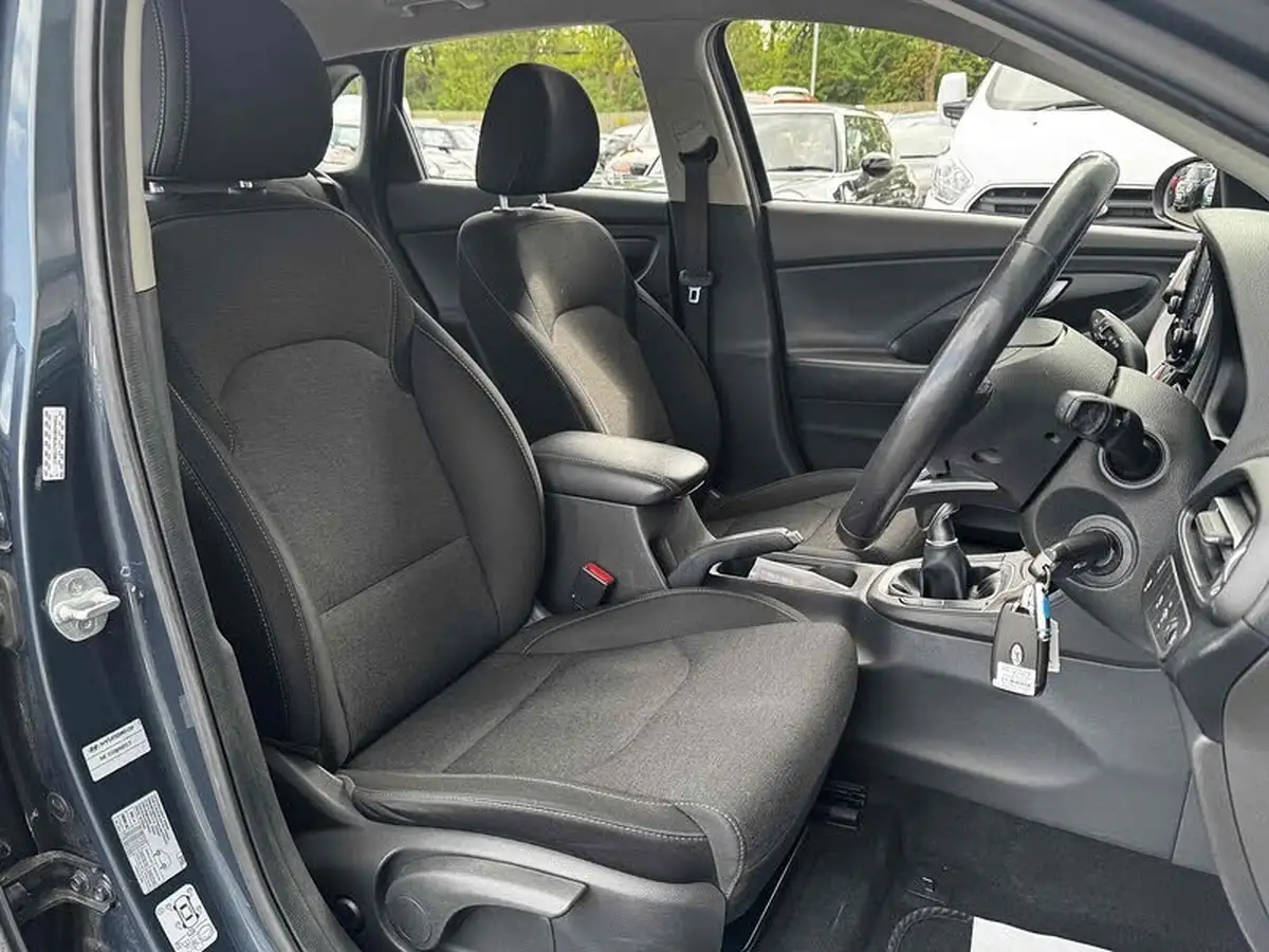 2022-hyundai-i30-10-t-gdi-se-connect-hatchback-big-24