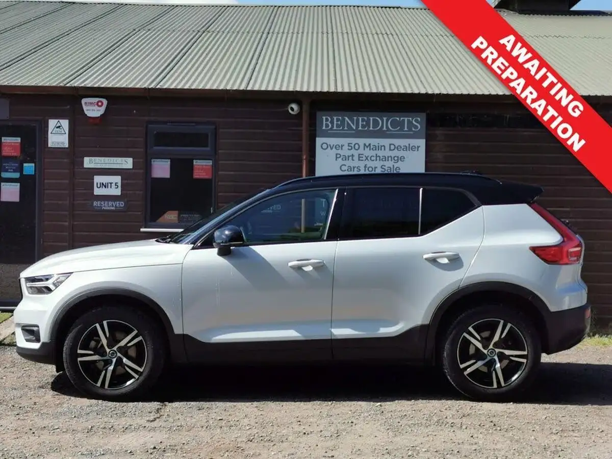 2020-volvo-xc40-20-b4-r-design-big-1