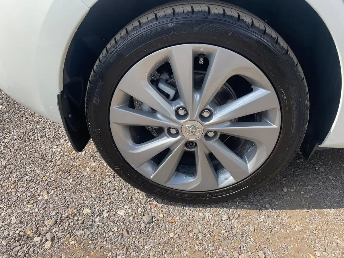 2012-toyota-auris-18-vvt-i-hsd-excel-big-9