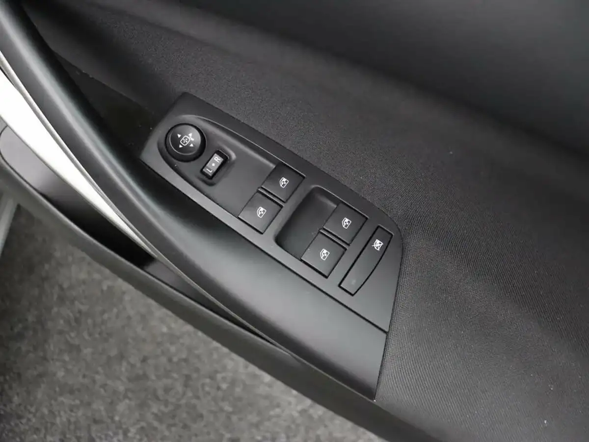 2020-vauxhall-astra-12-turbo-sri-vx-line-nav-big-22
