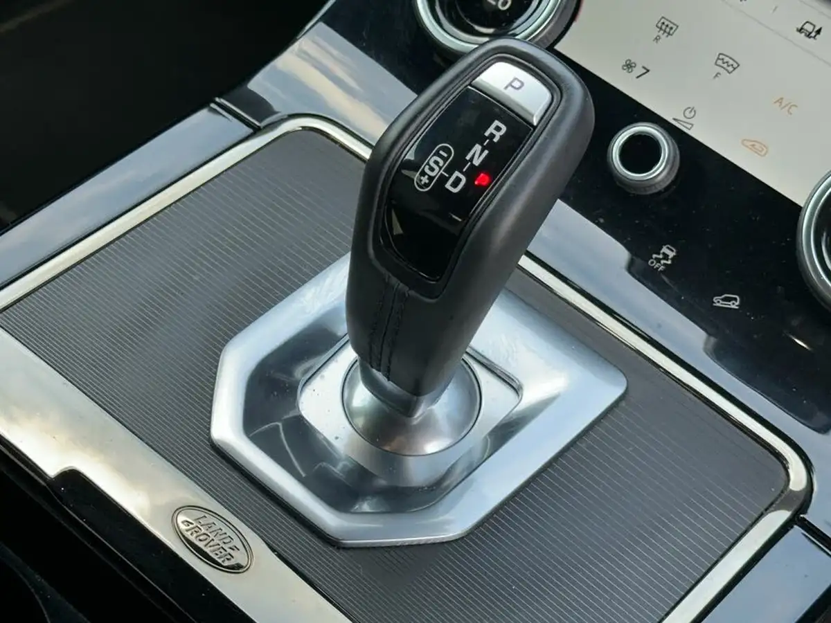 2022-land-rover-range-rover-evoque-15-p300e-r-dynamic-se-big-23