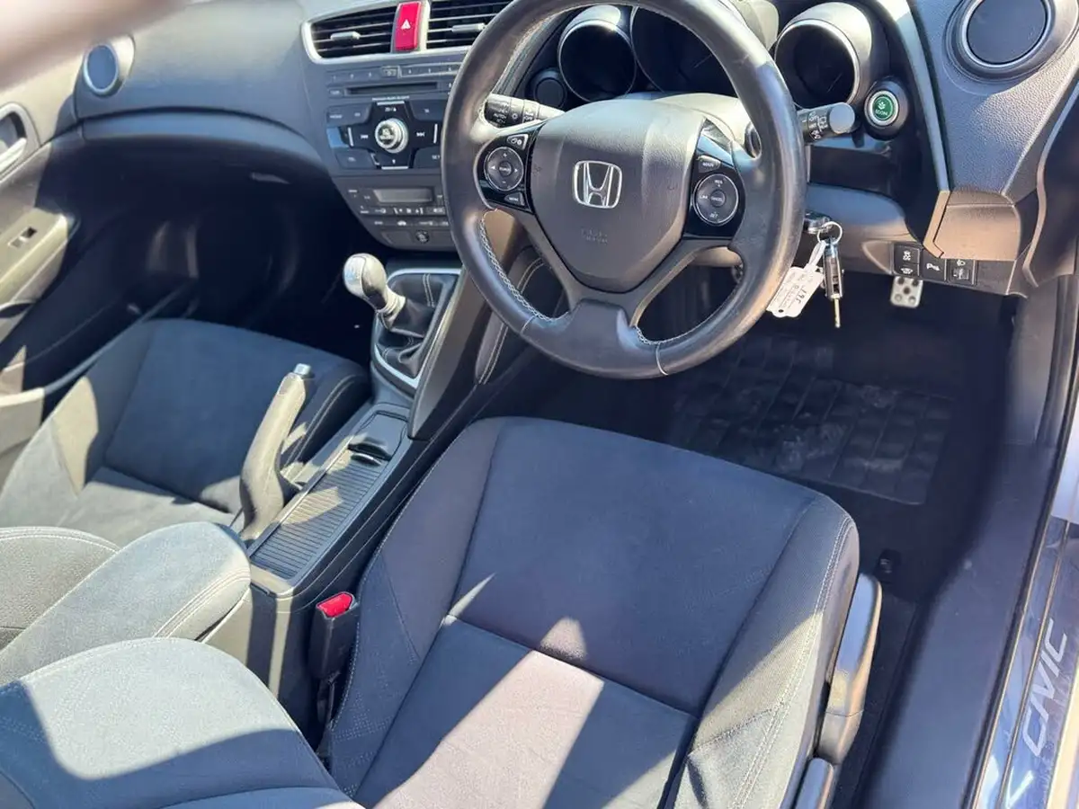 2014-honda-civic-16td-se-plus-hatchback-big-40