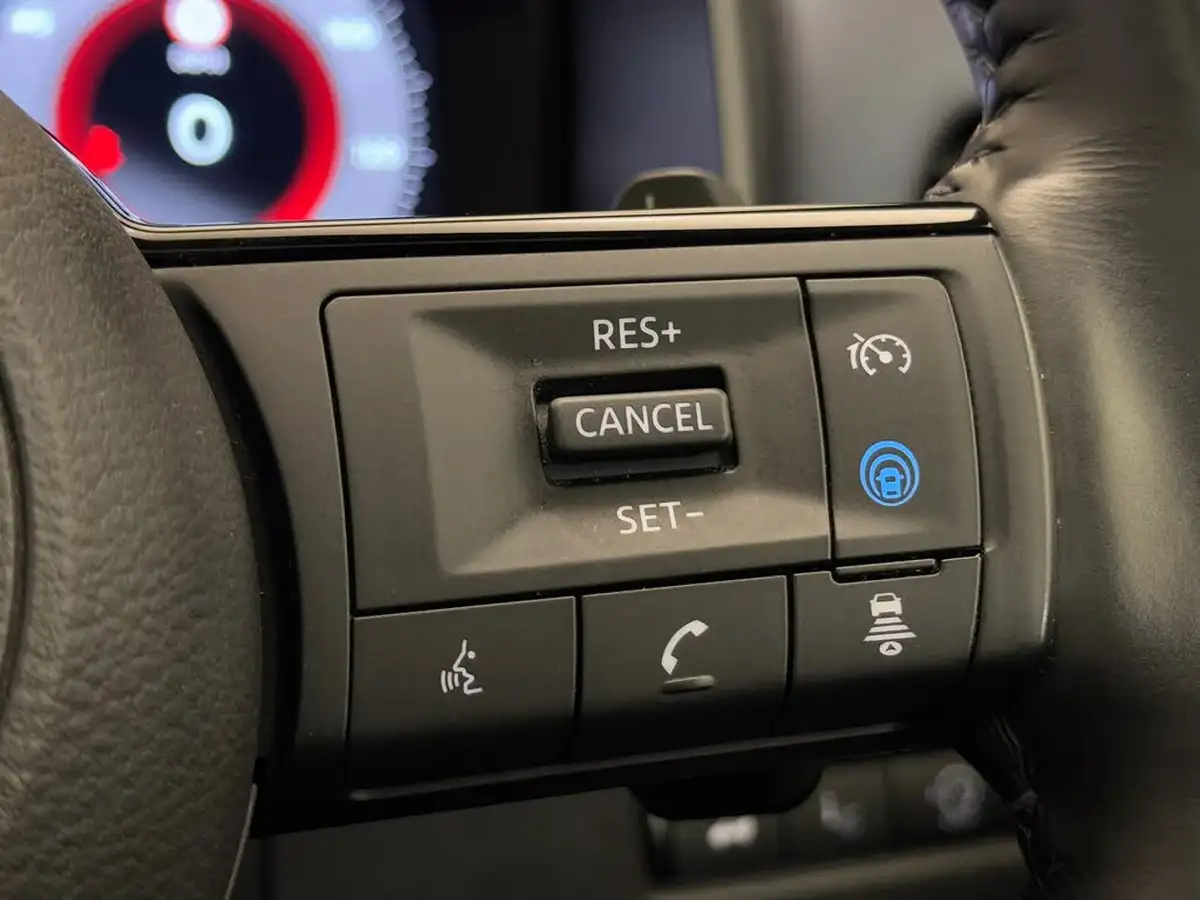 2023-nissan-qashqai-15-tekna-big-30