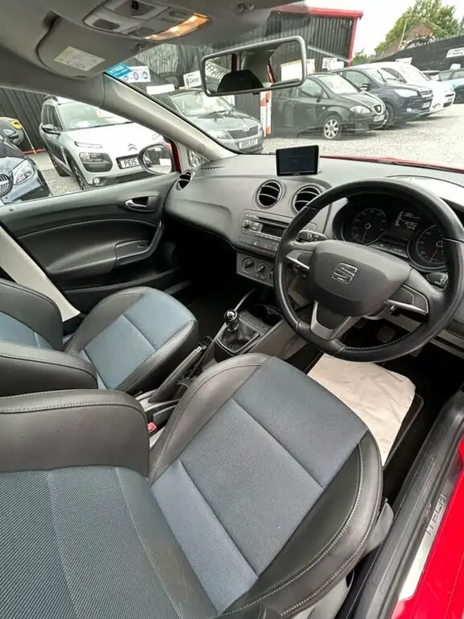 2015-seat-ibiza-12-i-tech-hatchback-5d-big-16