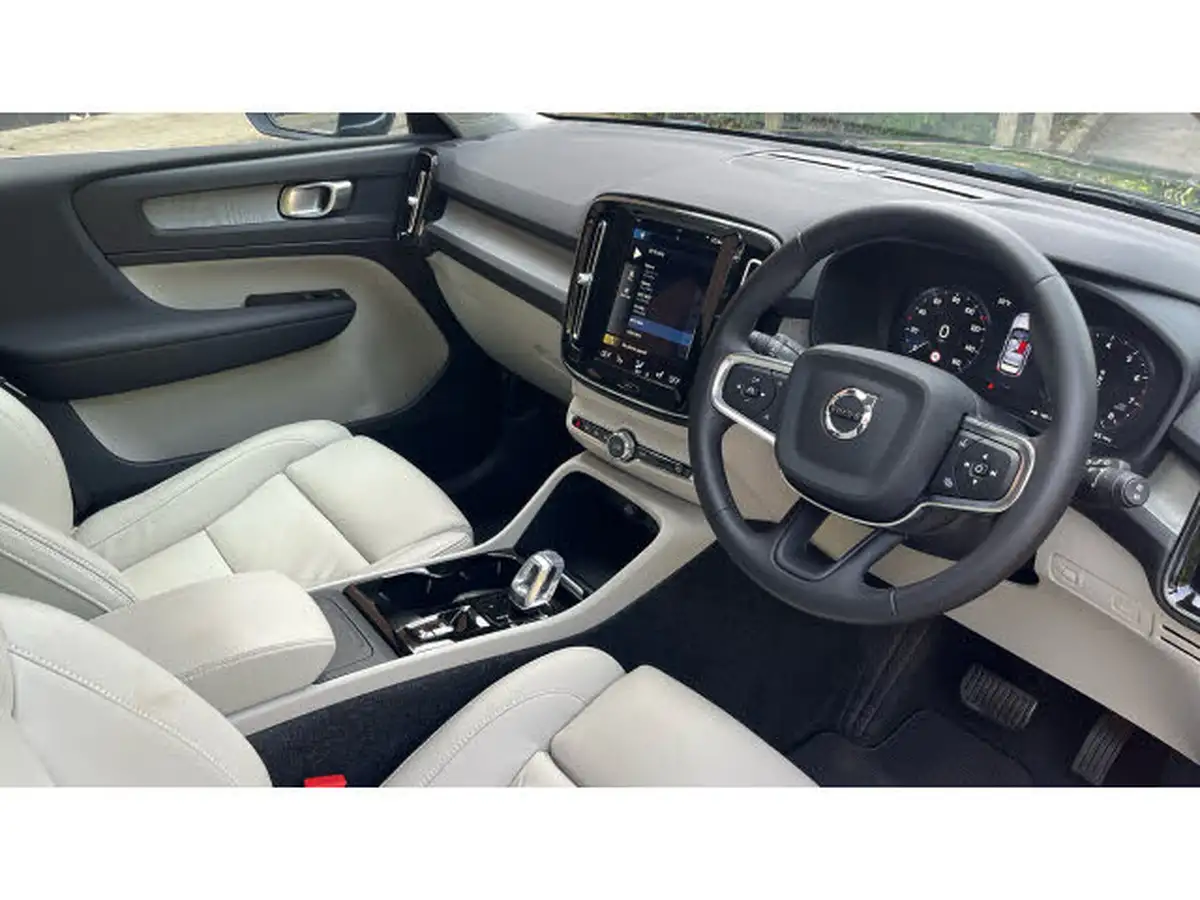 2021-volvo-xc40-20-b4-inscription-pro-194bhp-auto-big-3