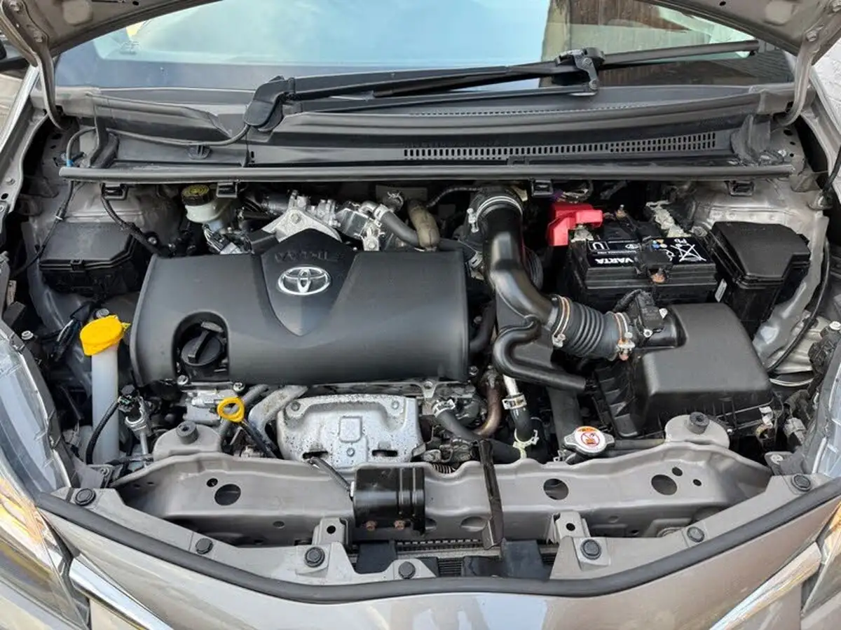 2019-toyota-yaris-15-vvt-i-icon-tech-111bhp-1496cc-big-27
