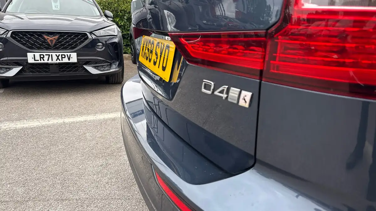 2018-volvo-v60-20td-d4-inscription-geartronic-big-36
