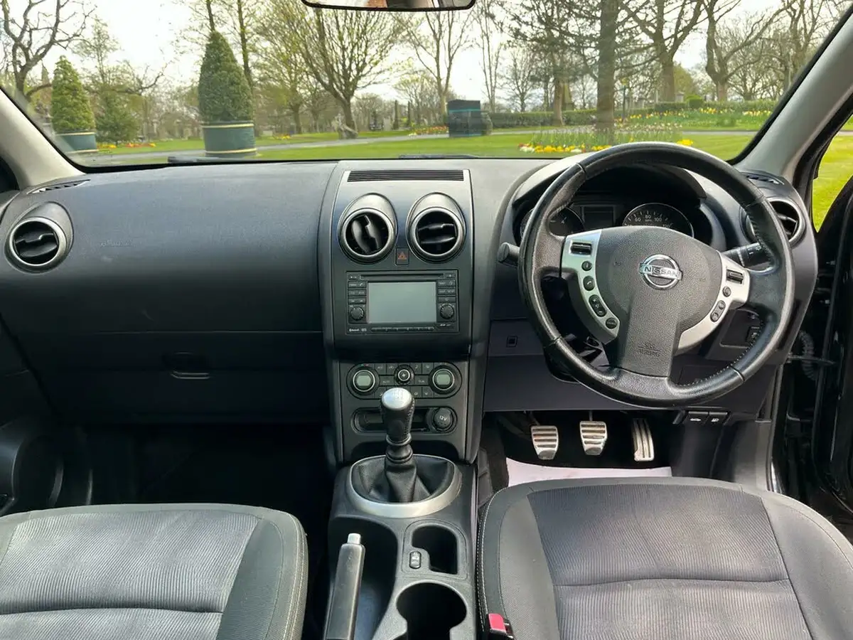 2011-nissan-qashqai2-15td-n-tec-big-8