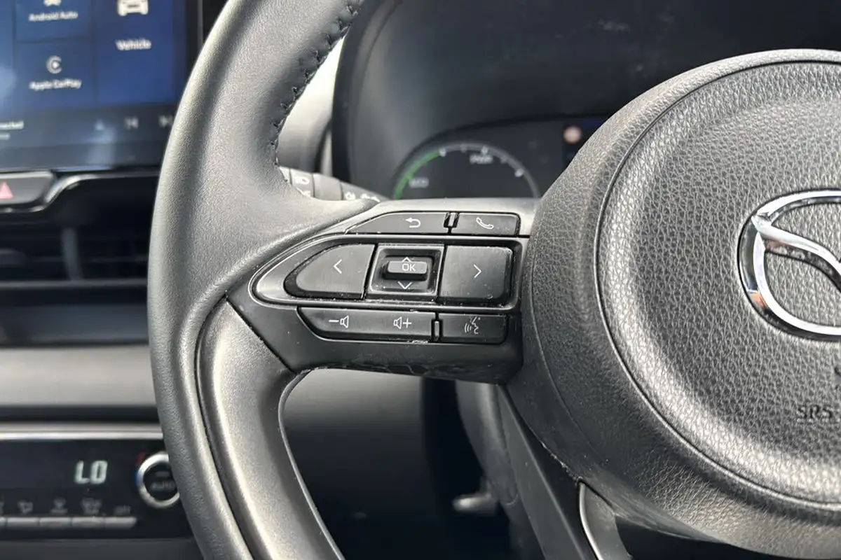 2024-mazda-mazda2-15-centre-line-big-15