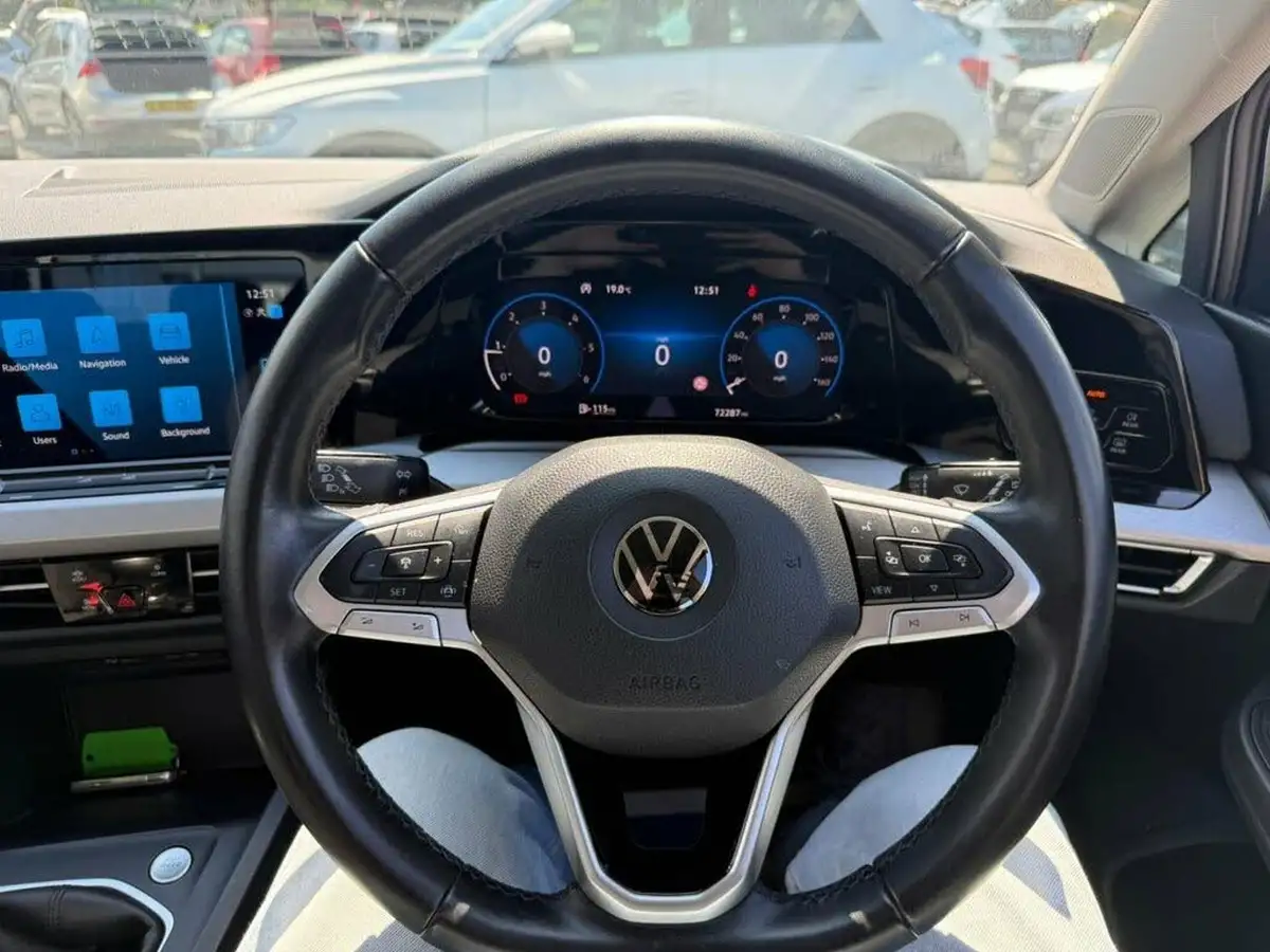 2022-volkswagen-golf-20tdi-life-hatchback-big-11