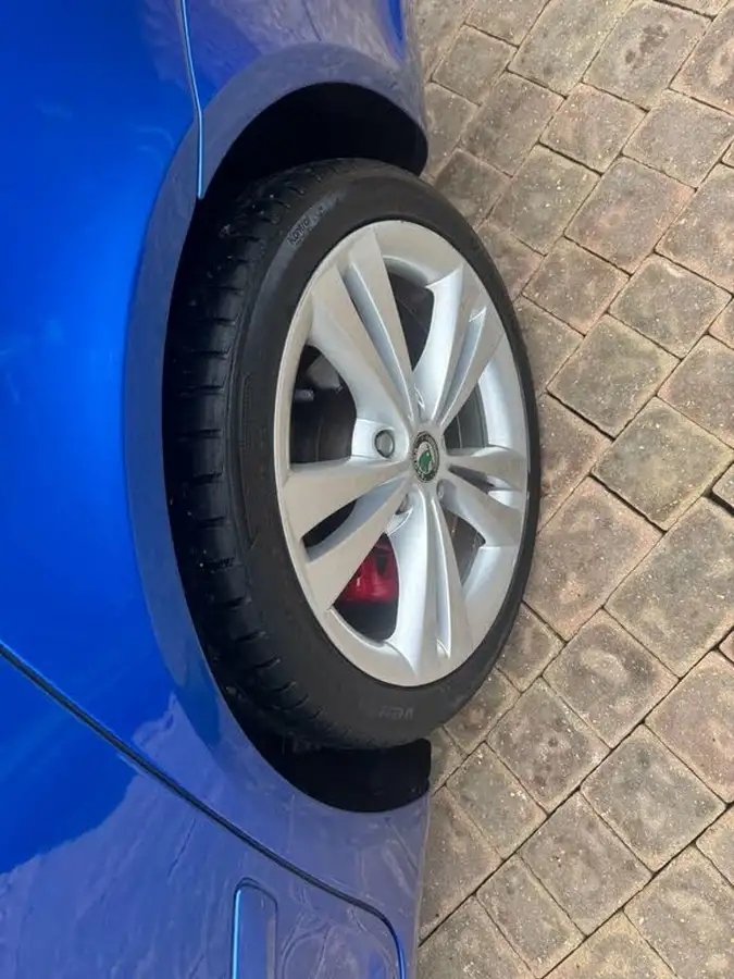 2009-skoda-octavia-20-vrs-200ps-hatchback-dsg-big-15