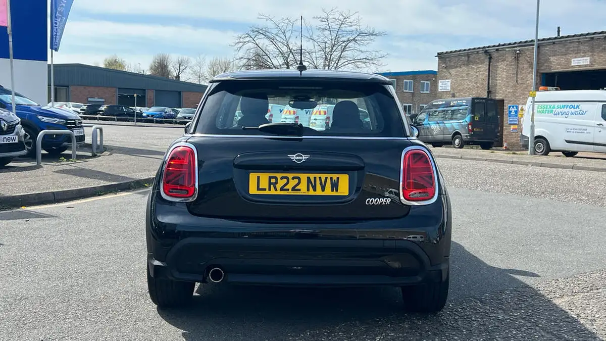 2022-mini-cooper-15-cooper-classic-hatchback-3d-auto-big-8