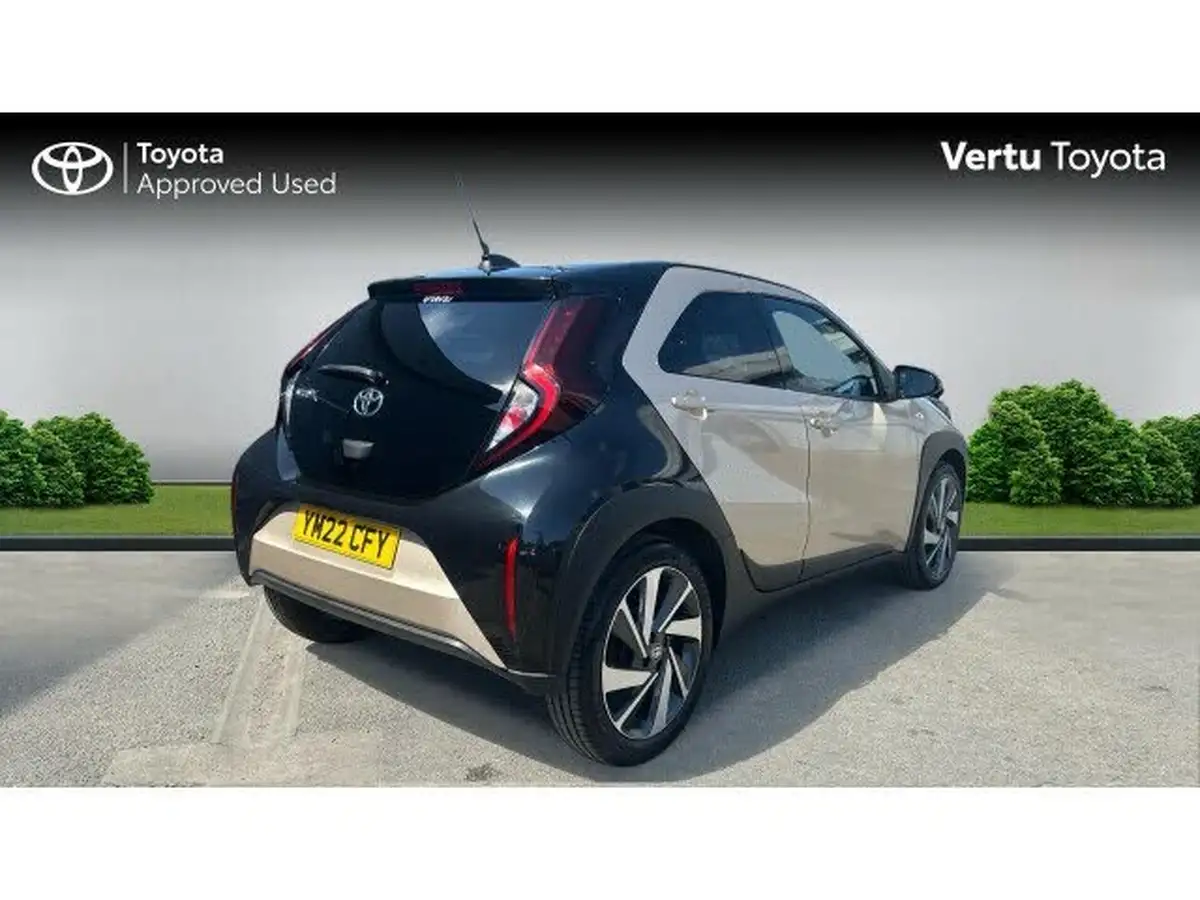 2022-toyota-aygo-x-10-vvt-i-edge-cvt-big-1