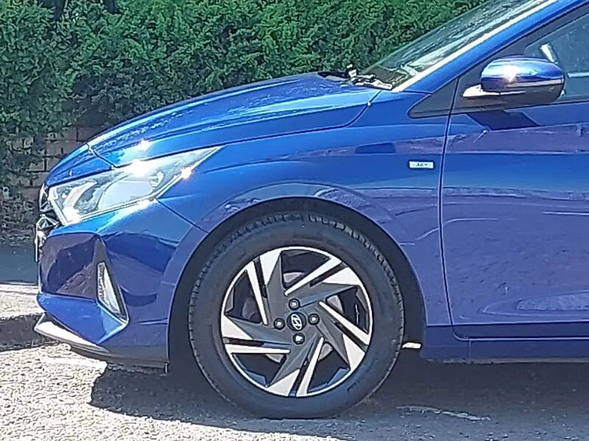 2022-hyundai-i20-10-t-gdi-se-connect-eclutch-imt-big-17