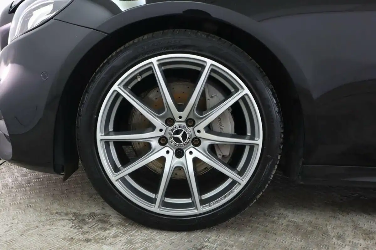 2019-mercedes-benz-e-class-20d-e220d-amg-line-edition-saloon-4d-big-31
