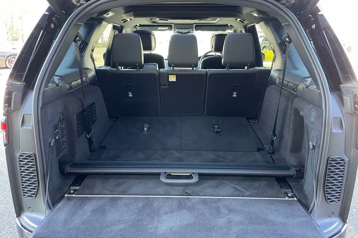 2024-land-rover-discovery-30-d350-dynamic-hse-big-44