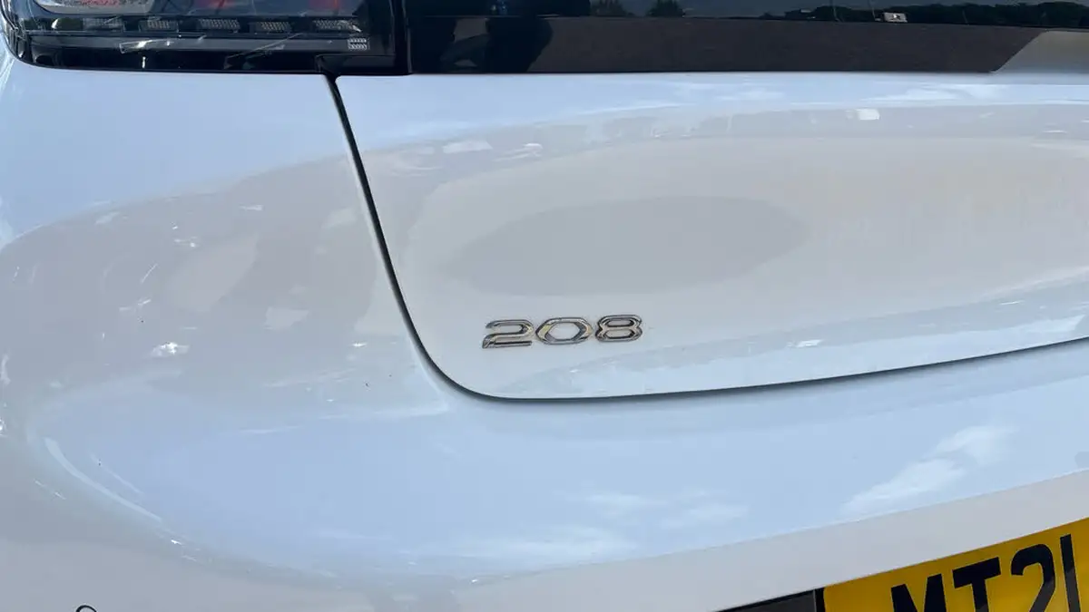 2021-peugeot-208-12-puretech-allure-100bhp-big-39