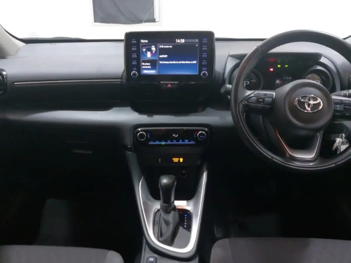 2022-toyota-yaris-15-vvt-i-design-big-9