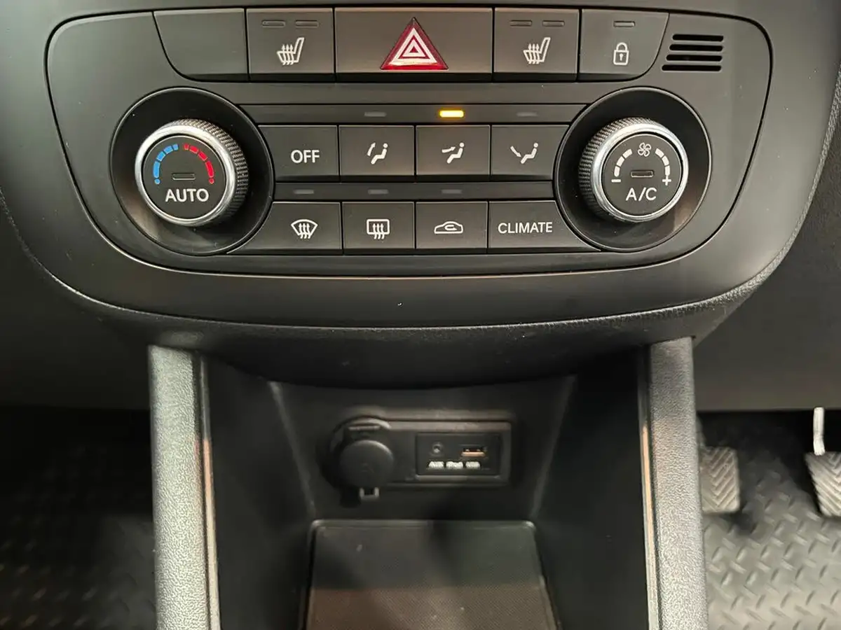 2016-kia-venga-16-3-isg-big-21