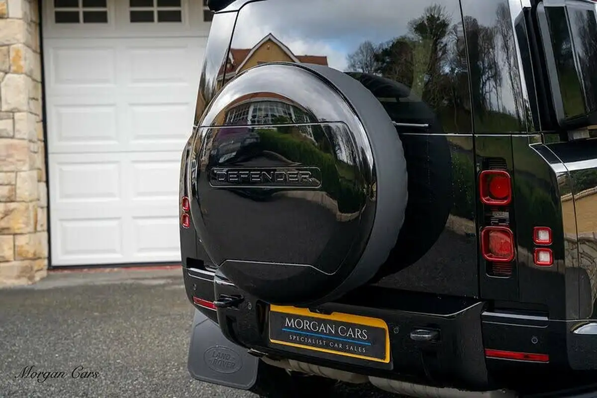 2023-land-rover-110-defender-30-d250-x-dynamic-hse-big-14